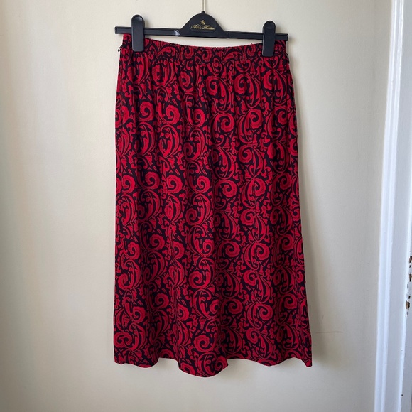 Red and Black Baroque Patterned Skirt - Picture 1 of 4